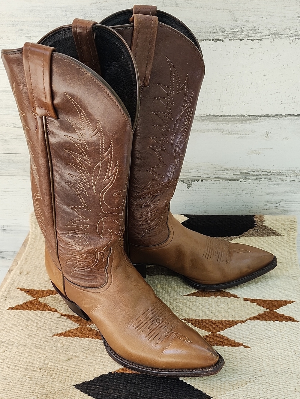 TONY LAMA LEATHER WESTERN BOOTS - Picture 2 of 12